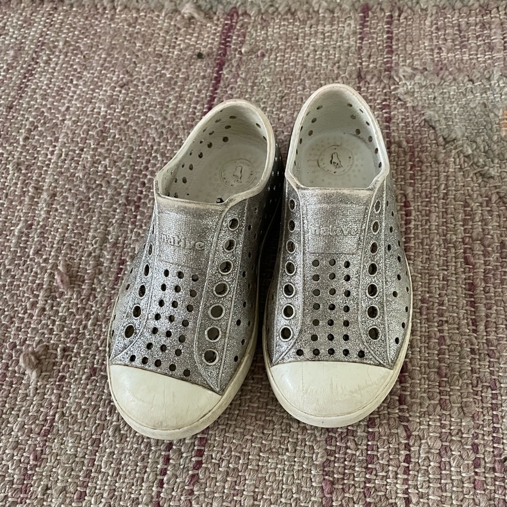 Native size 9